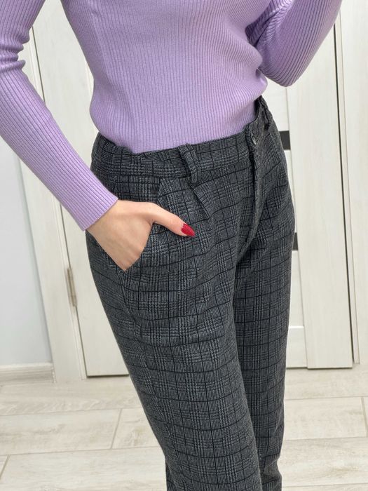 Сірі теплі штани в клітинку, класичні жіночі штани, талія регулюється