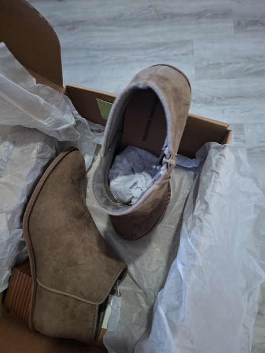 Vendo botas de mulher