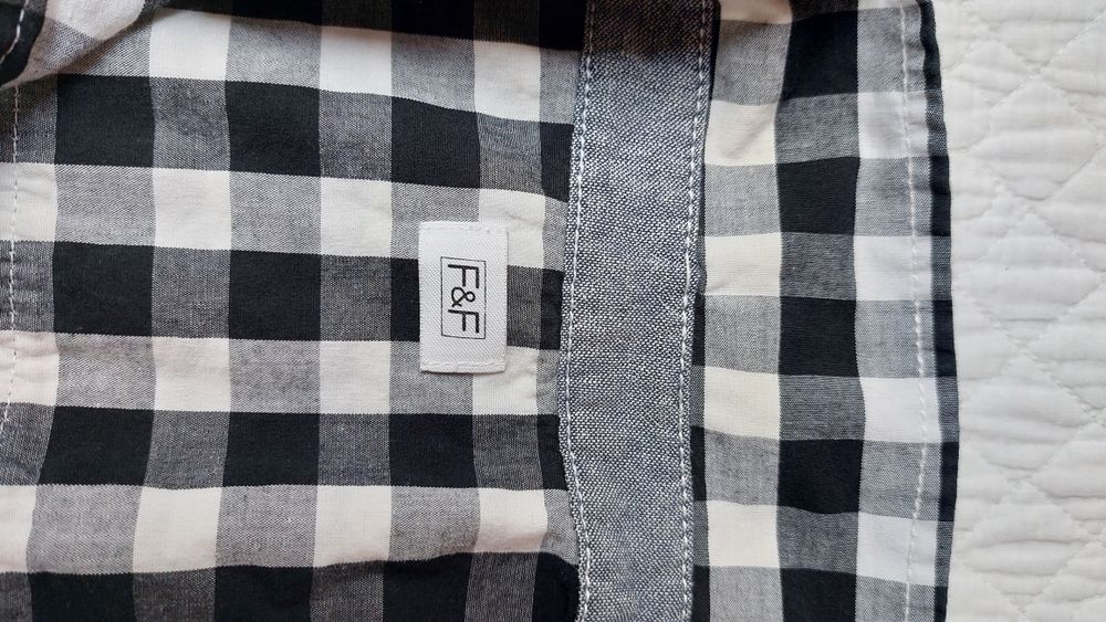 Koszula chłopięca w biało czarną kratkę