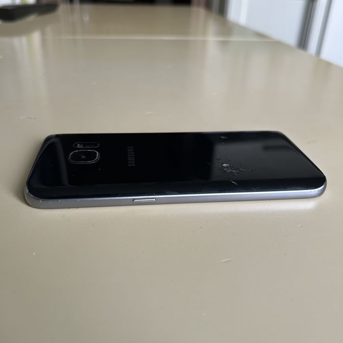 смартфон Samsung Galaxy S7