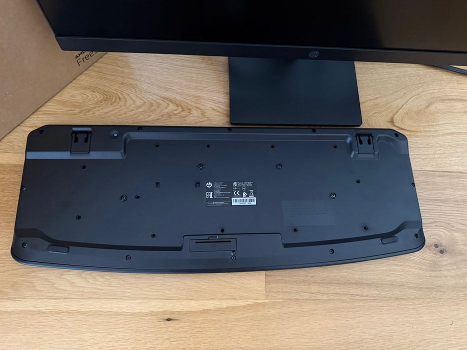 computer and keyboard447233334445363202