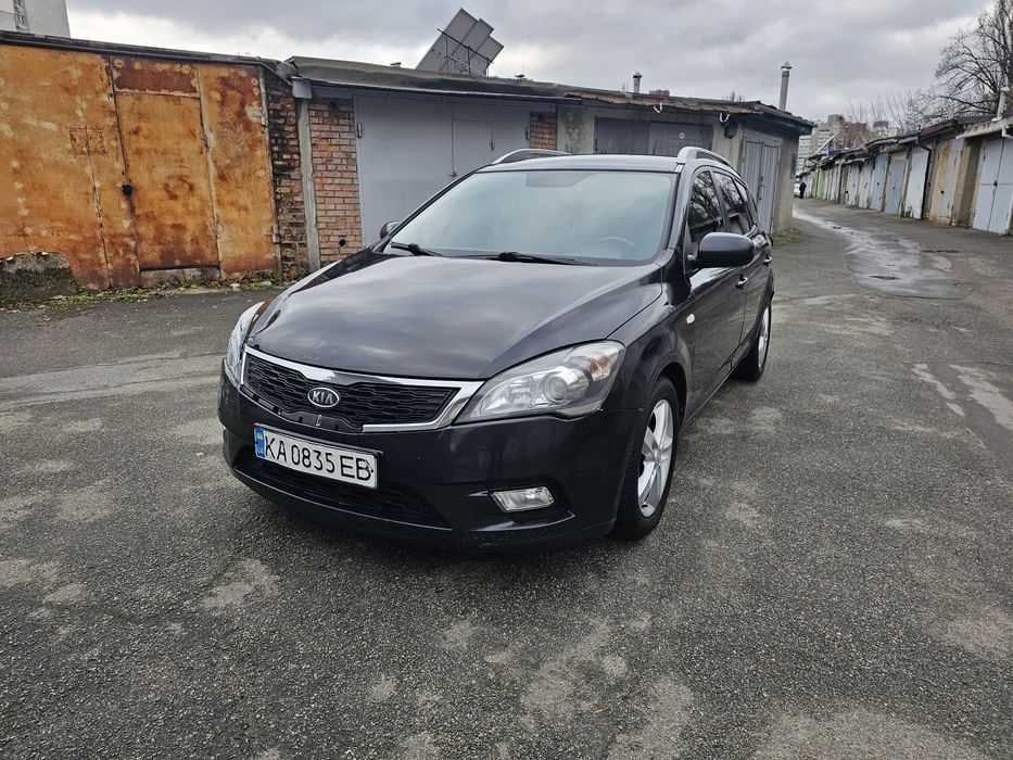 Kia  Ceed   2010