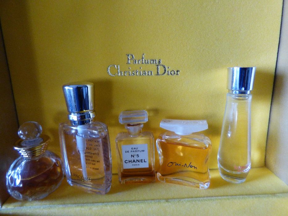 Perfumes - miniaturas - coleção