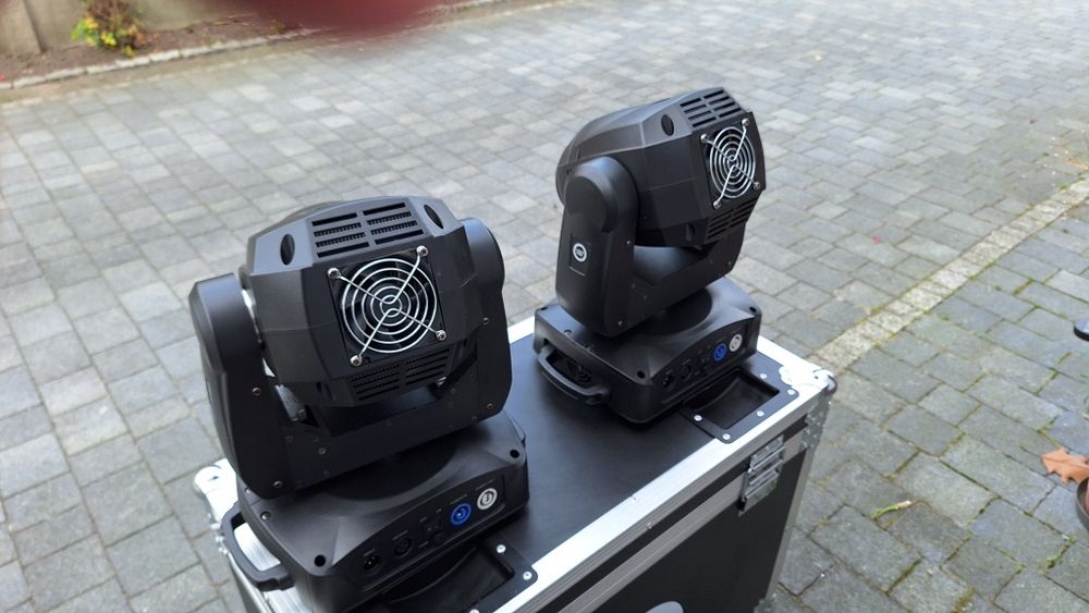 Głowy ruchome 
Light4me Patriot 180 beam + case