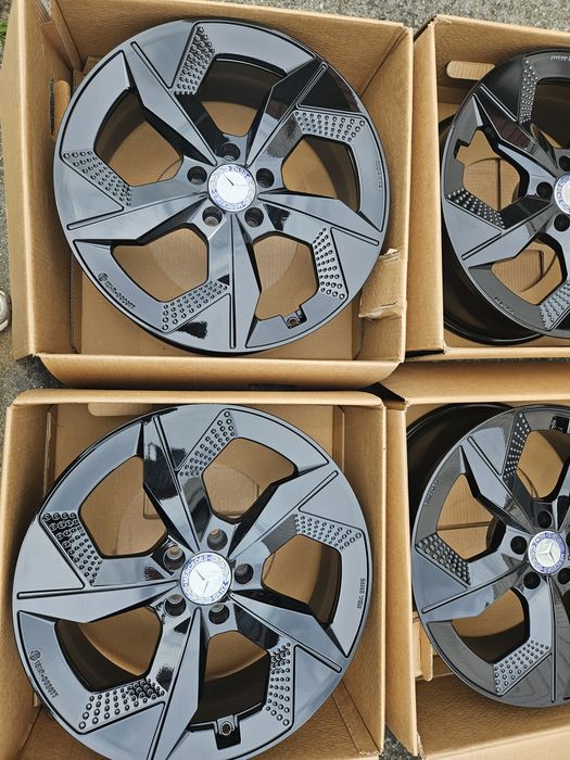 Felgi aluminiowe 5x112 7.5j et 32 66.6 19" mercedes glc nowe.