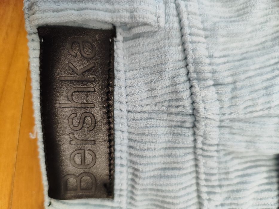 Красиві вельветові штани Bershka