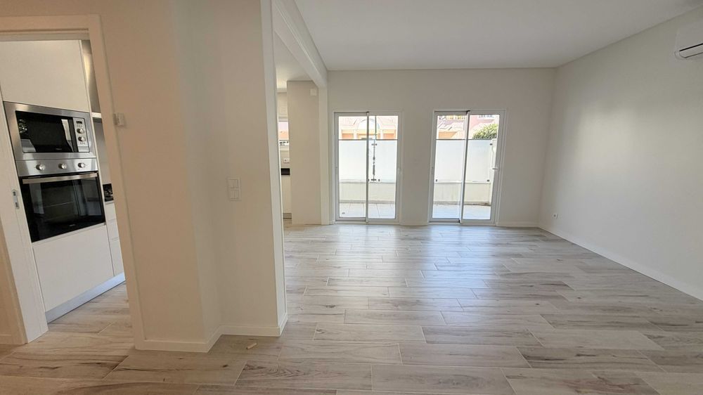 ARRENDA-SE T1 em Carcavelos (centro)