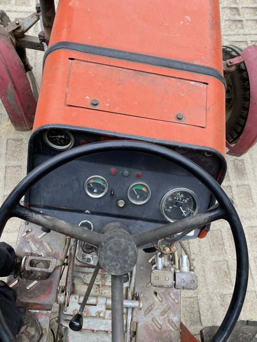 Ciagnik rolniczy MASSEY FERGUSON 255