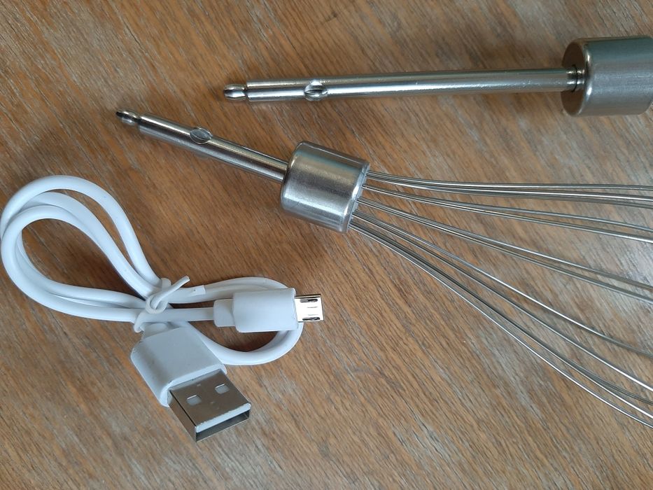 Misturador / Batedeira portátil nova