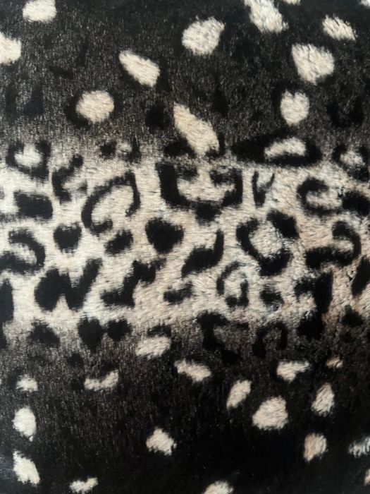 Almofada preta e bege