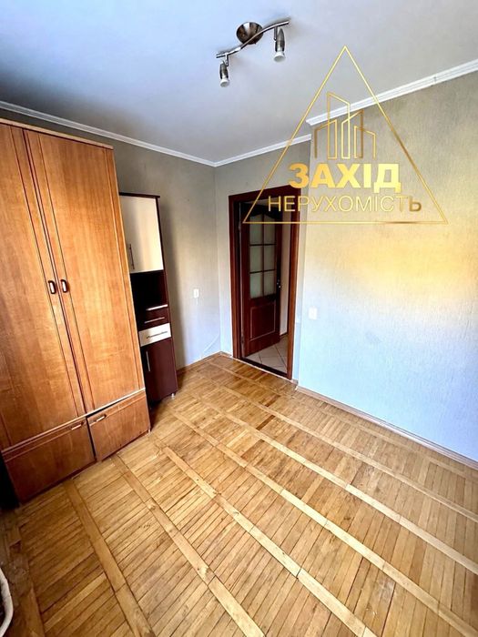 Трикімнатна чешка на пр. Молоді, 2 поверх