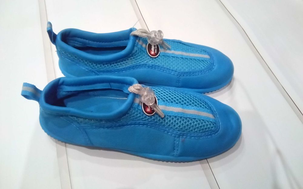 Аквашузи дитячі блакитні