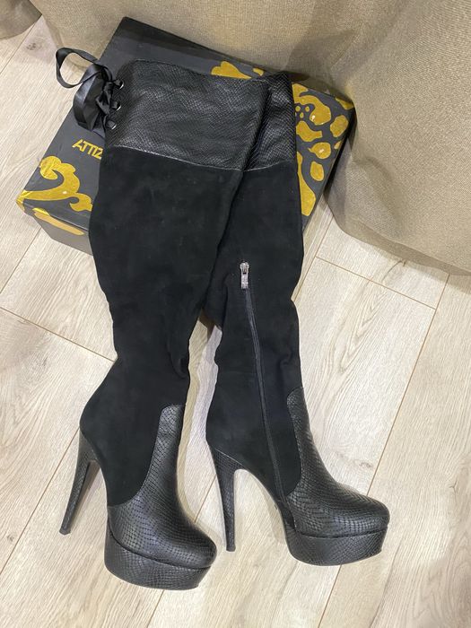 Зимние ботфорды Attizzare, на 38-39размер,кожаные на натур.меху,теплые