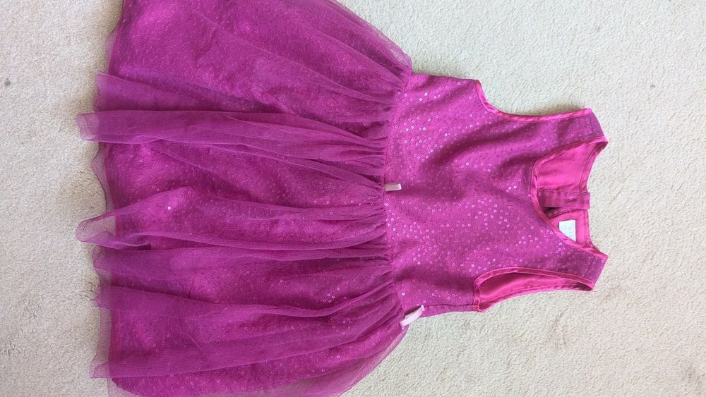 Детское платье нарядное 110 см