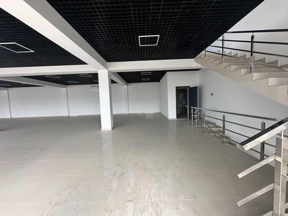 Продається 4 поверхова комерційна споруда в с. Бедевля