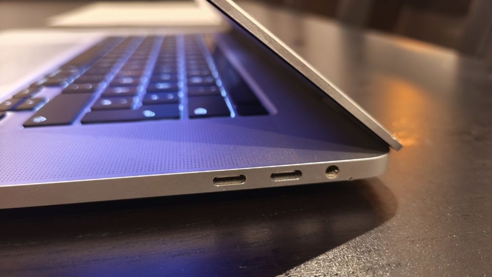 MacBook Pro 2019 i9/32/1TB Garantia e fatura
