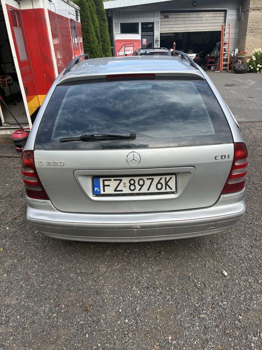 Klapa bagażnika   mercedes c 203