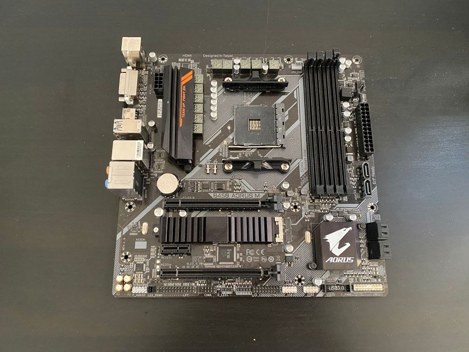 GIGABYTE B450 AORUS M (Peças/Reparação)