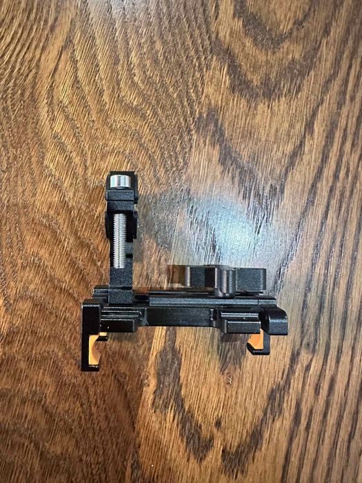 Тримач для телефона.