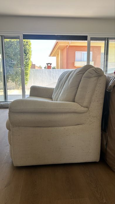 Sofá 3 lugares Divani&Divani em tecido bege