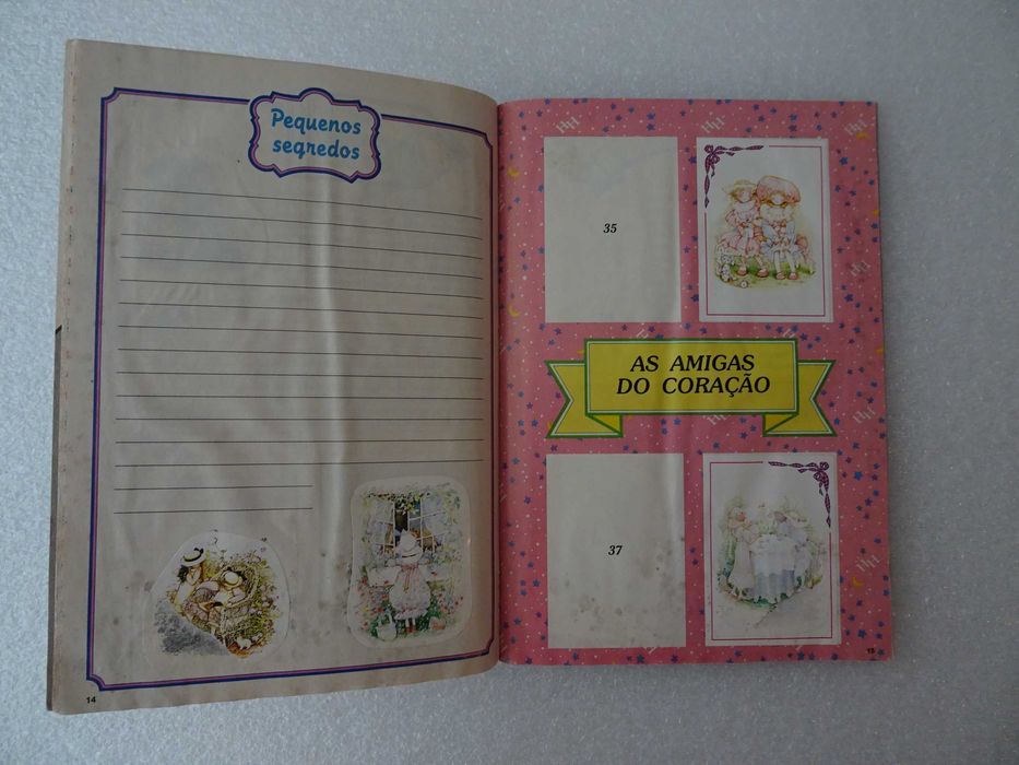 Caderneta de cromos Holly Hobbie - Panini - Tem 99 cromos