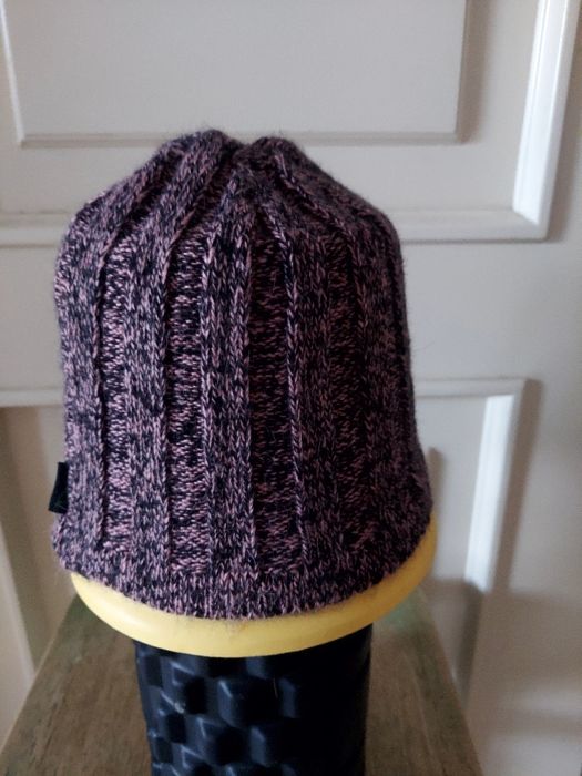 Daco uniwersalna, nowa i wygodna czapka z wełny