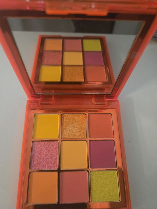 Paleta cieni huda beauty neon