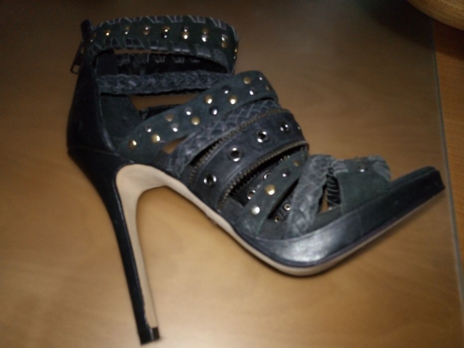 Vendo Sandálias da Aldo Novas