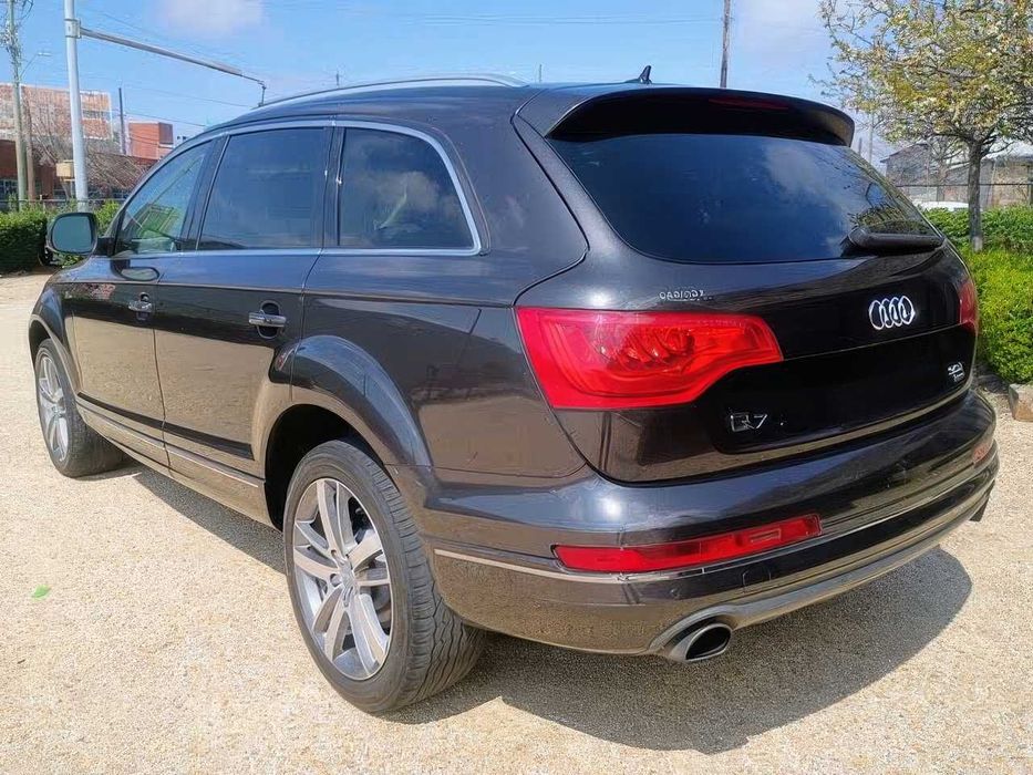 Audi Q7      2014