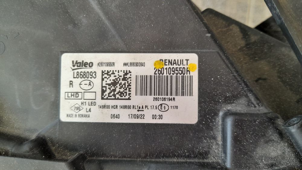 Otica lado direito  Dancia Duster