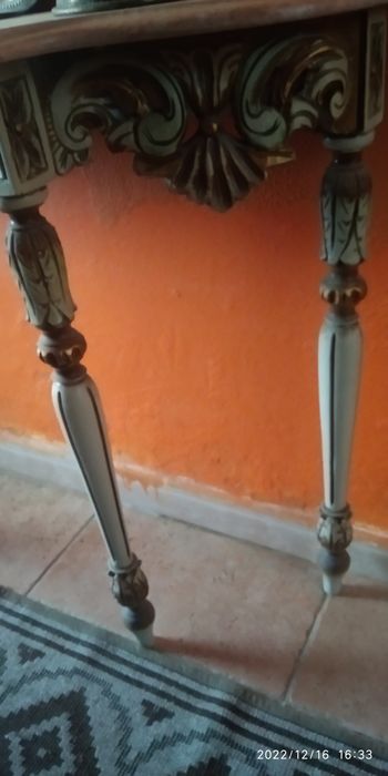 2 conjuntos de credencia e espelho