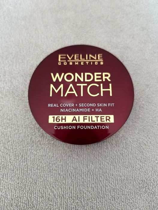Cushion Foundation Wonder Match Eveline Cosmetics odcień 01N Ivory