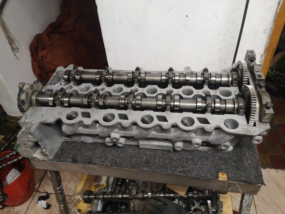 Głowica silnika volvo D3 D5  XC60 xc90 s80 2.4d 2.0d