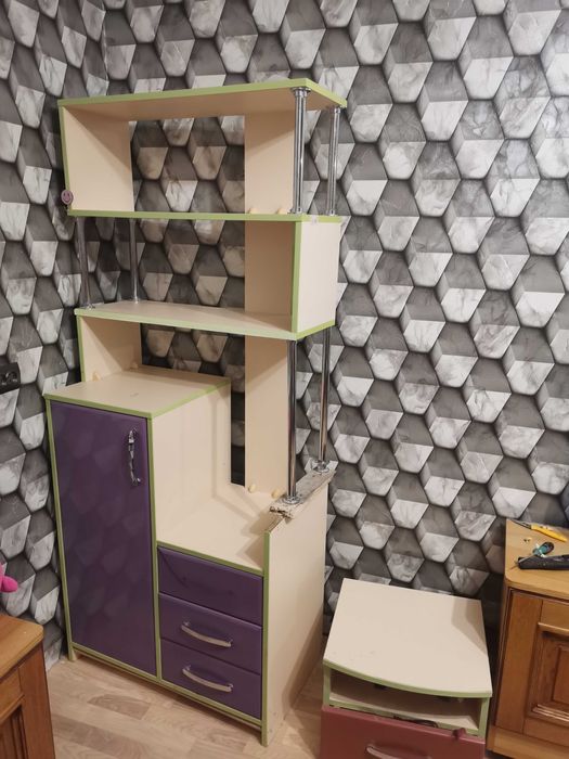 Шафа тумбочка стінка