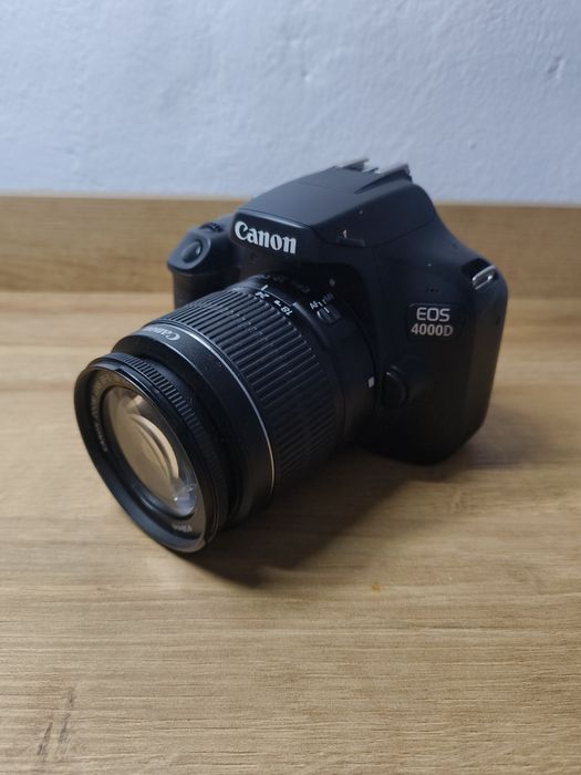 Aparat Canon 4000d