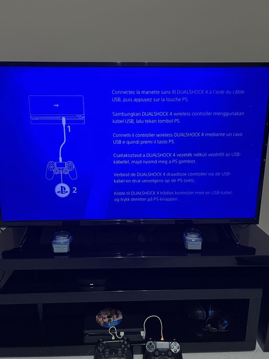 Vendo Playstation 4 + 2 comandos