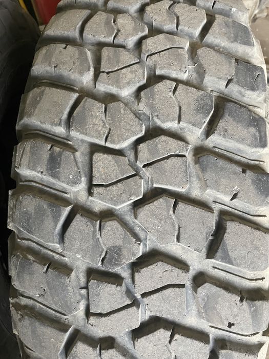 Pneus BF Goodrich MUD TERRAIN 285 75 R16