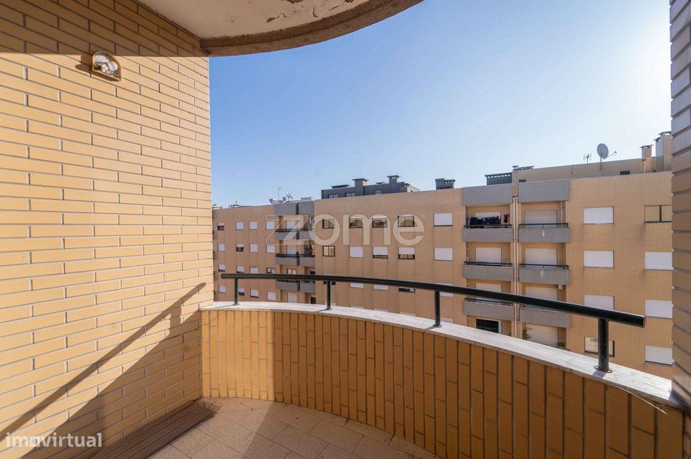 Apartamento T4 Com Garagem Fechada Em São Vitor - Braga