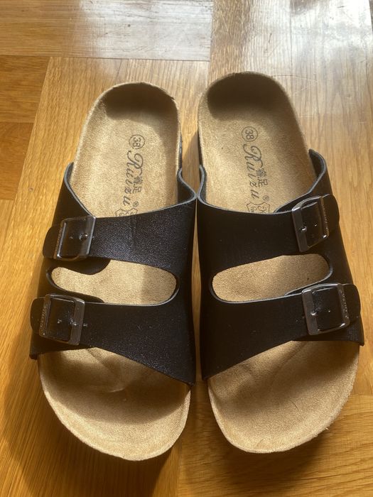 Klapki nieuzywane czarne