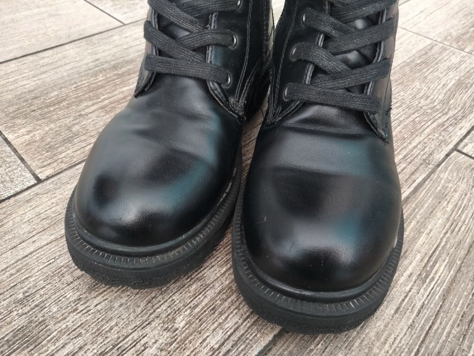 Черевики берци чорного кольору