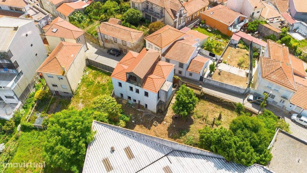 Prédio com Projeto Aprovado para 4 Frações