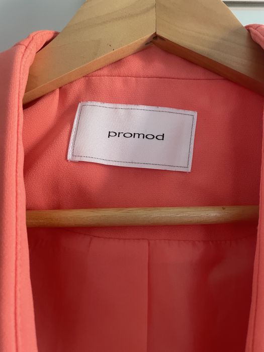 Blazer coral da Promod, veste tamanho S
