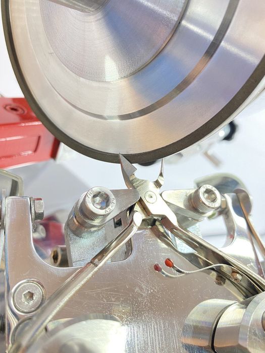 Máquina de Afiar Alicates de Cutícula