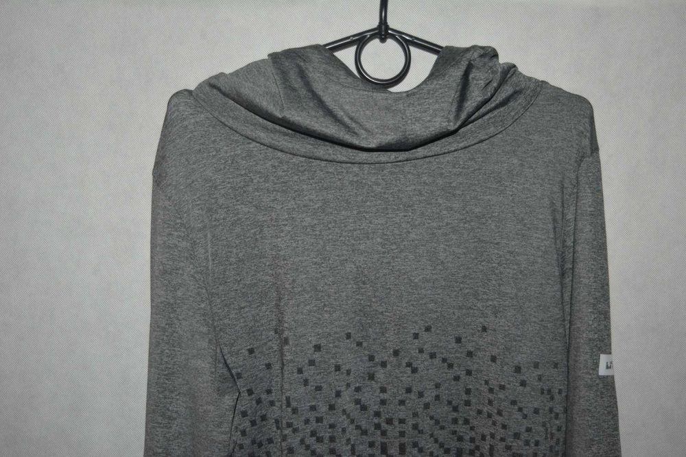 3* Sportowa bluzka z kapturem Nike M
