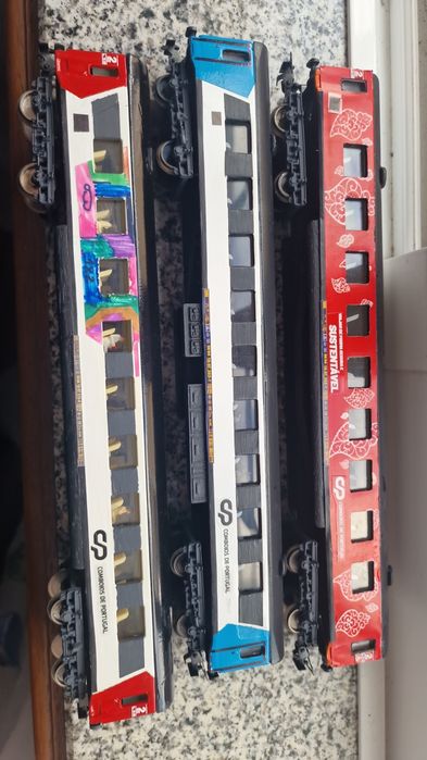 Varios tgvs novos para oferecer no natal novos com luzes