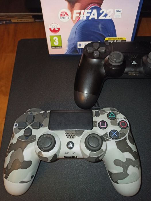 Sony PlayStation 4 Slim + dwa pada+ gra