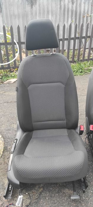 Передні  сидіння