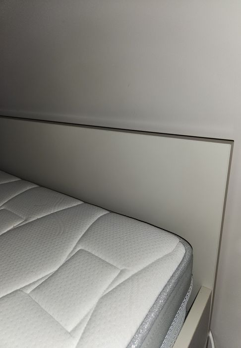 Cama  140x200 com estrado incluido