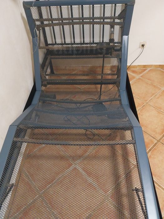 cama elétrica de Auping com estrutura metálica