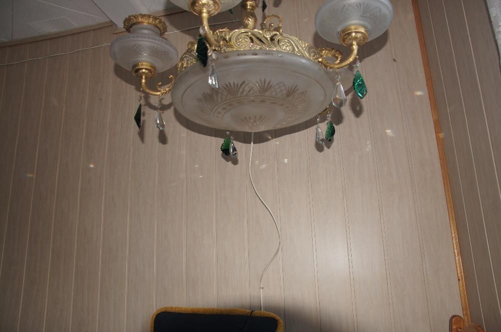 Żyrandol mosiężny z kryształami